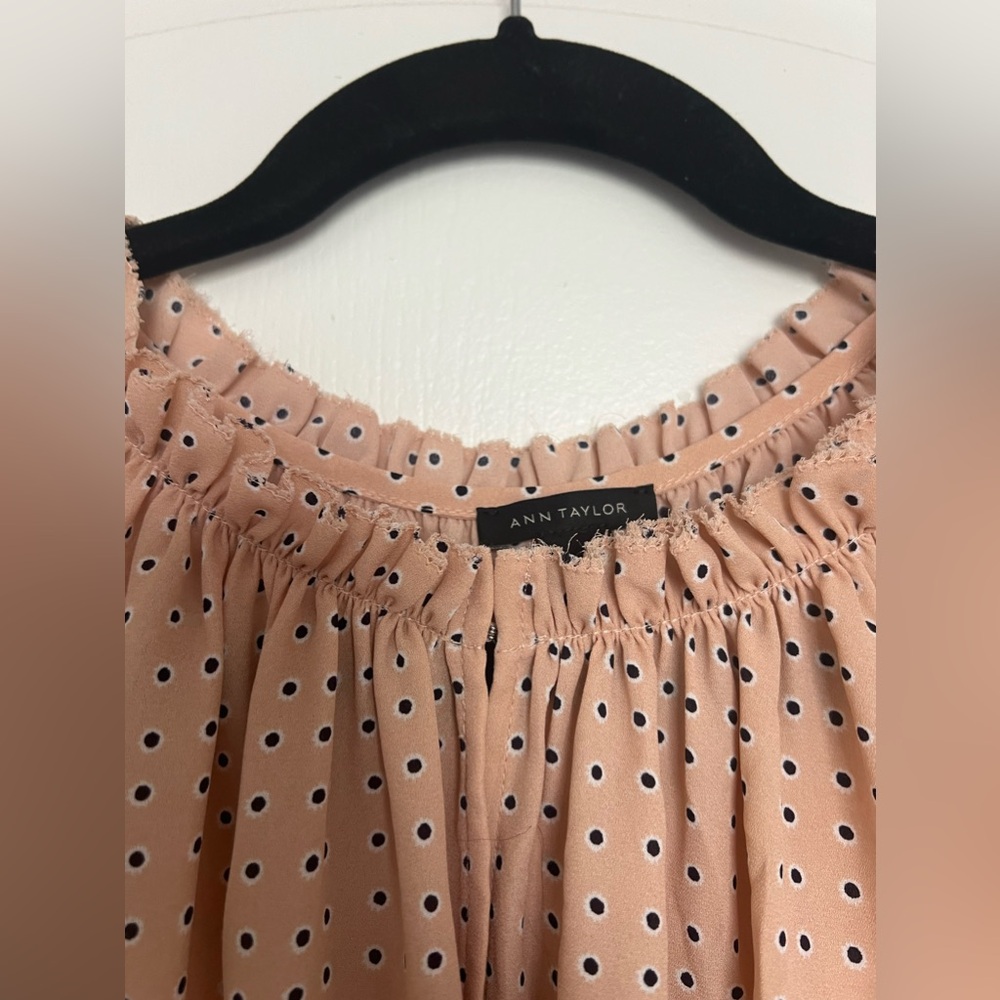 Beautiful Sleeveless Ann Taylor Blouse. Tan with dots.